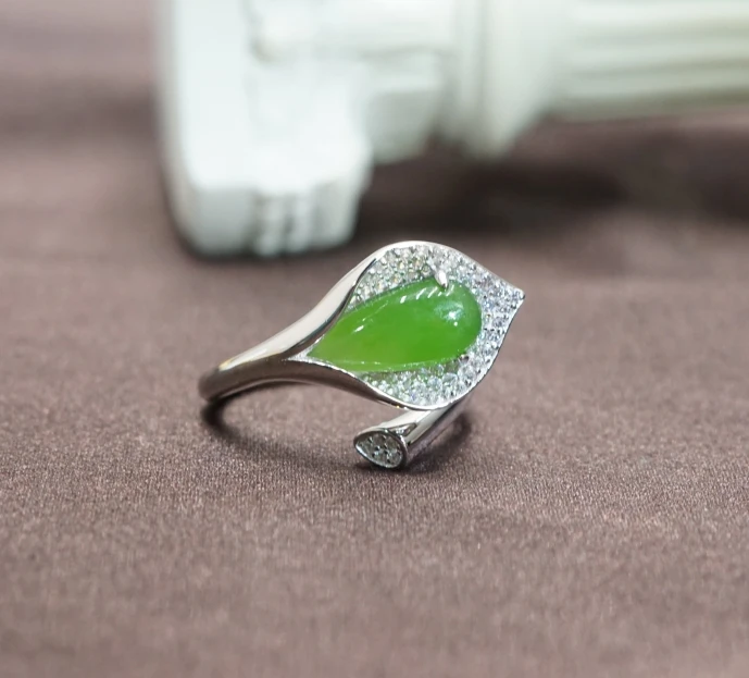 s925和田玉马蹄莲戒指 T022413