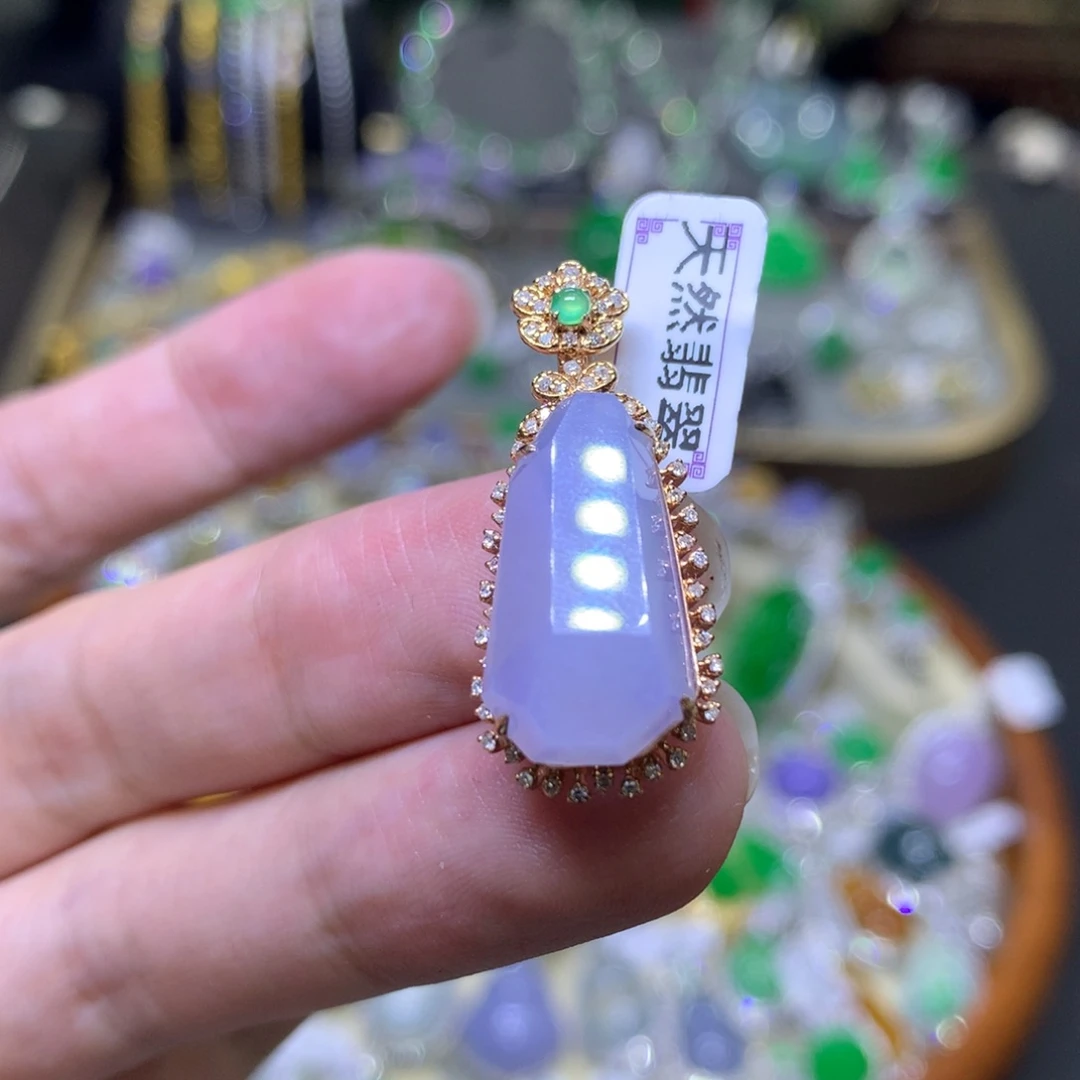 翡翠18K金镶嵌颈饰翡翠吊坠项链