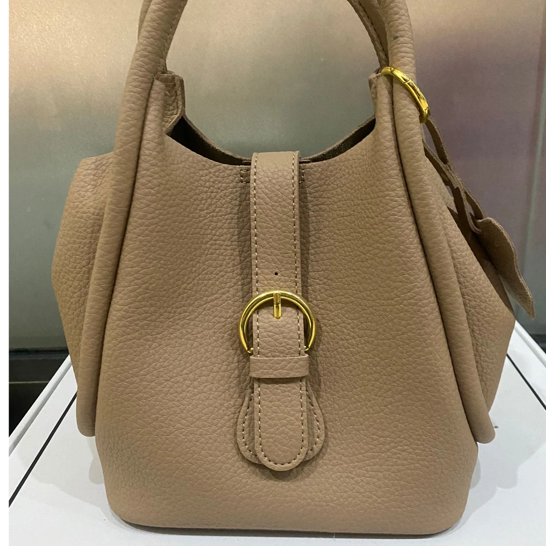 方形水桶包斜挎包广州花都女包百搭简约大号手拎包