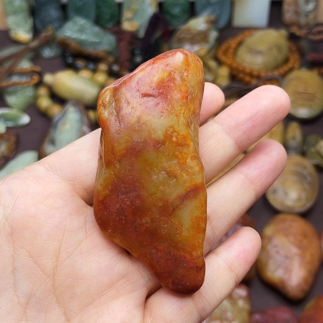 颈饰未镶嵌岫岩河磨玉（透闪石质玉）