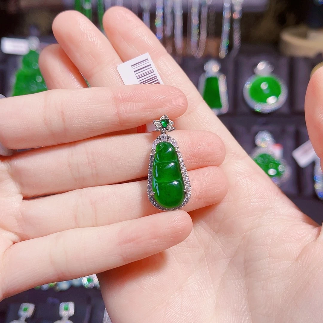 翡翠颈饰银S925镶嵌福豆