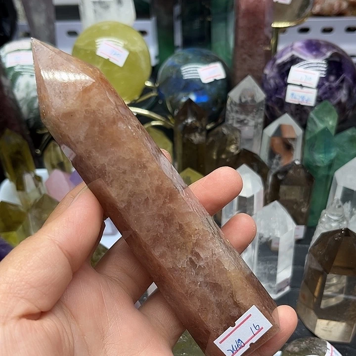 未镶嵌珠宝半成品水晶246克草莓晶柱