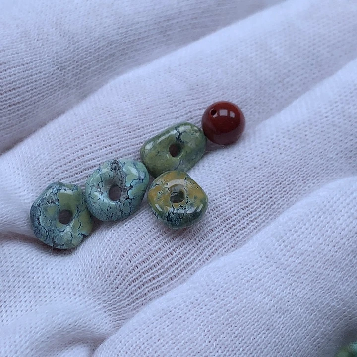 南红玛瑙未镶嵌珠宝奇石