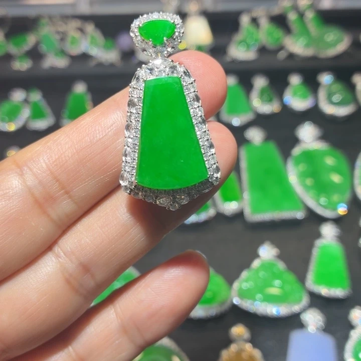 翡翠18K金镶嵌吊坠(不含链)