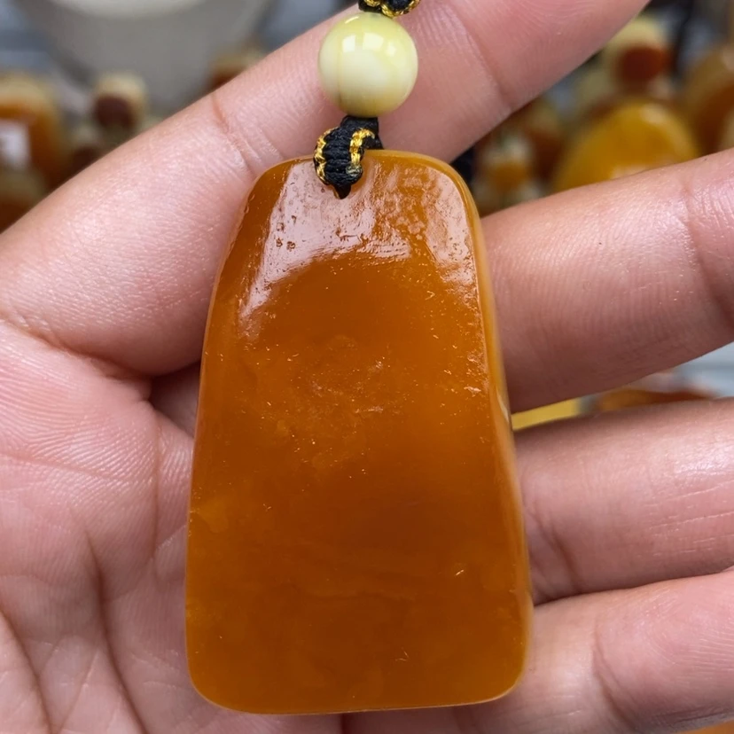 【闪购商品】琥珀颈饰未镶嵌