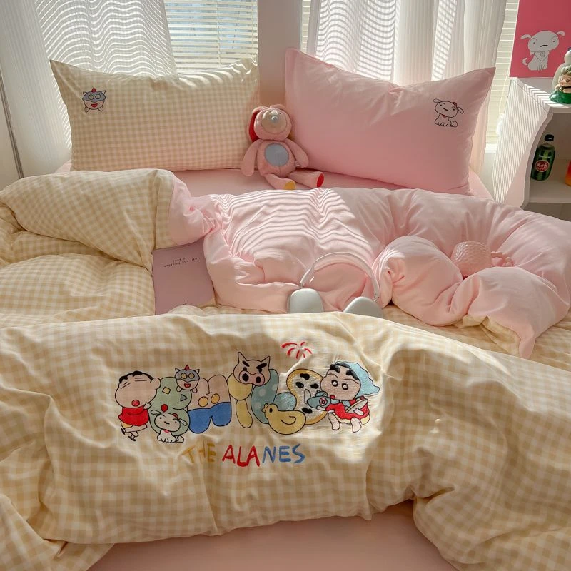 总-春夏新款奶油风云朵棉毛巾绣床单四件套-快乐家族