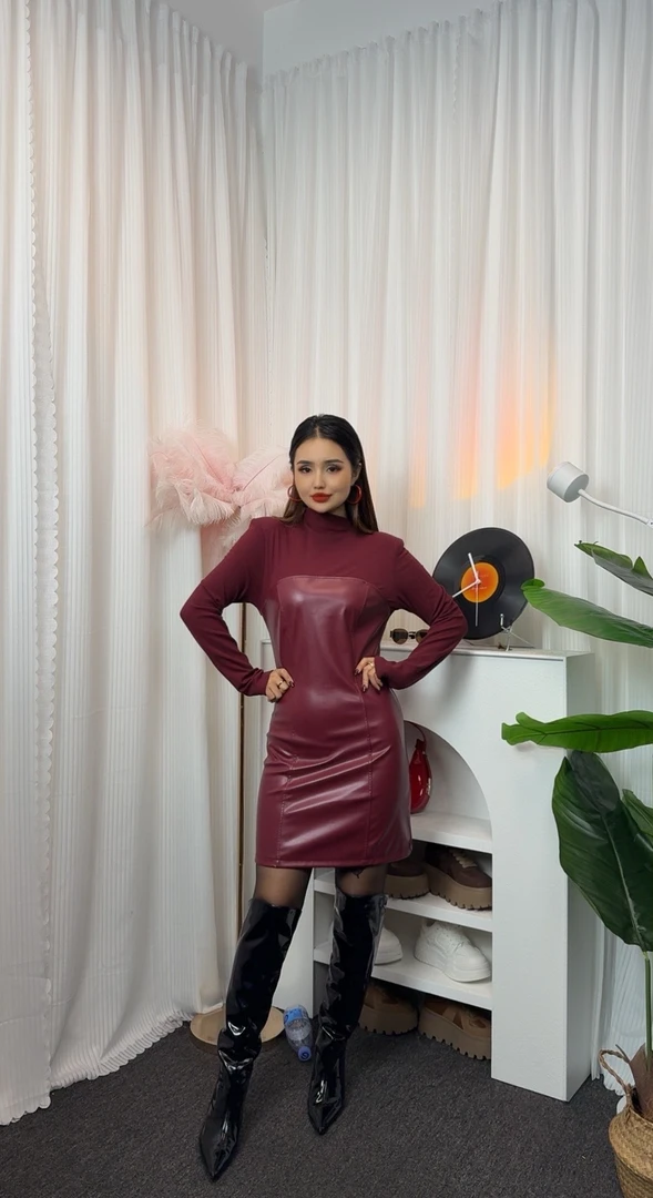 时尚连衣裙秋季新款拼接皮U减龄显瘦包臀裙