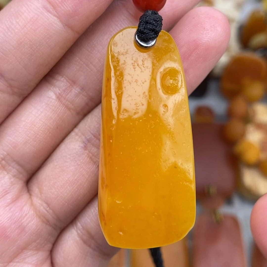 未镶嵌吊坠(赠链)琥珀