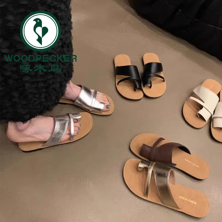 啄木鸟复古套趾拖鞋女夏外穿2025新款配裙子小众平底软底沙滩凉拖