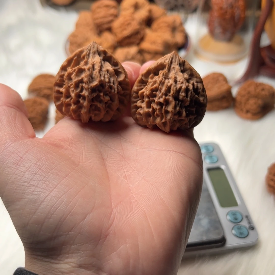 安***°文玩核桃吊坠凹底龙门涧