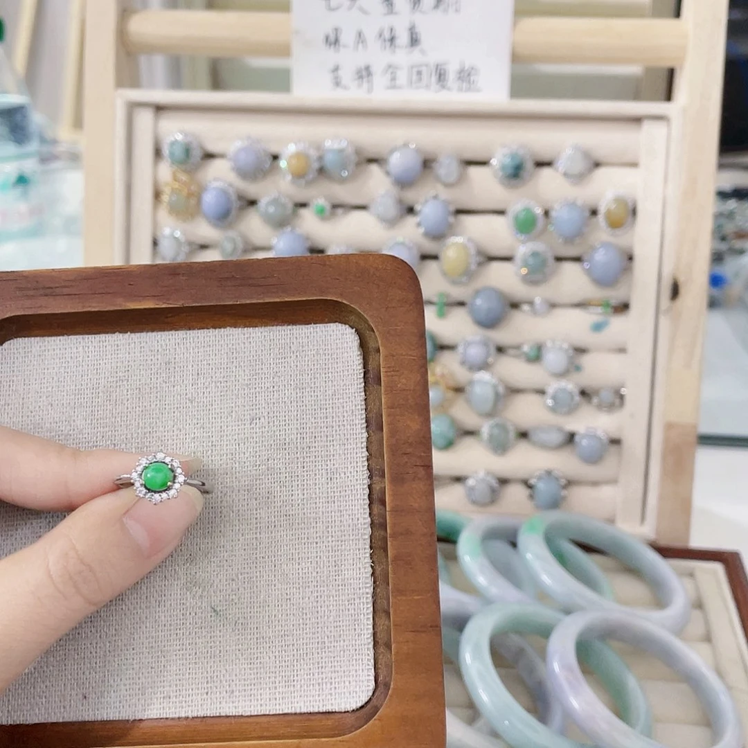 颈饰未镶嵌翡翠天然翡翠Ａ货