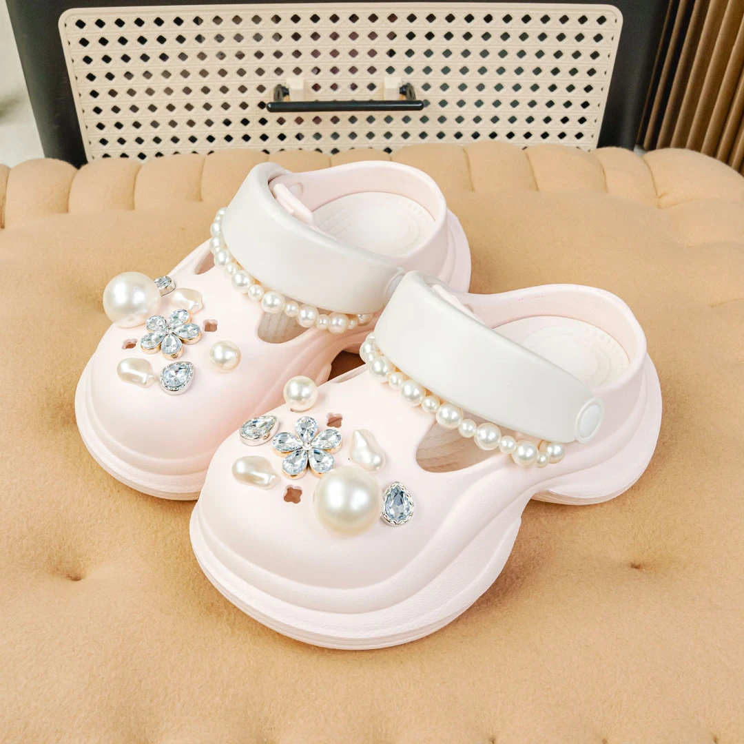新款百搭大珍珠女洞洞鞋亲子外穿时尚穿搭拖鞋防滑增高包头鞋