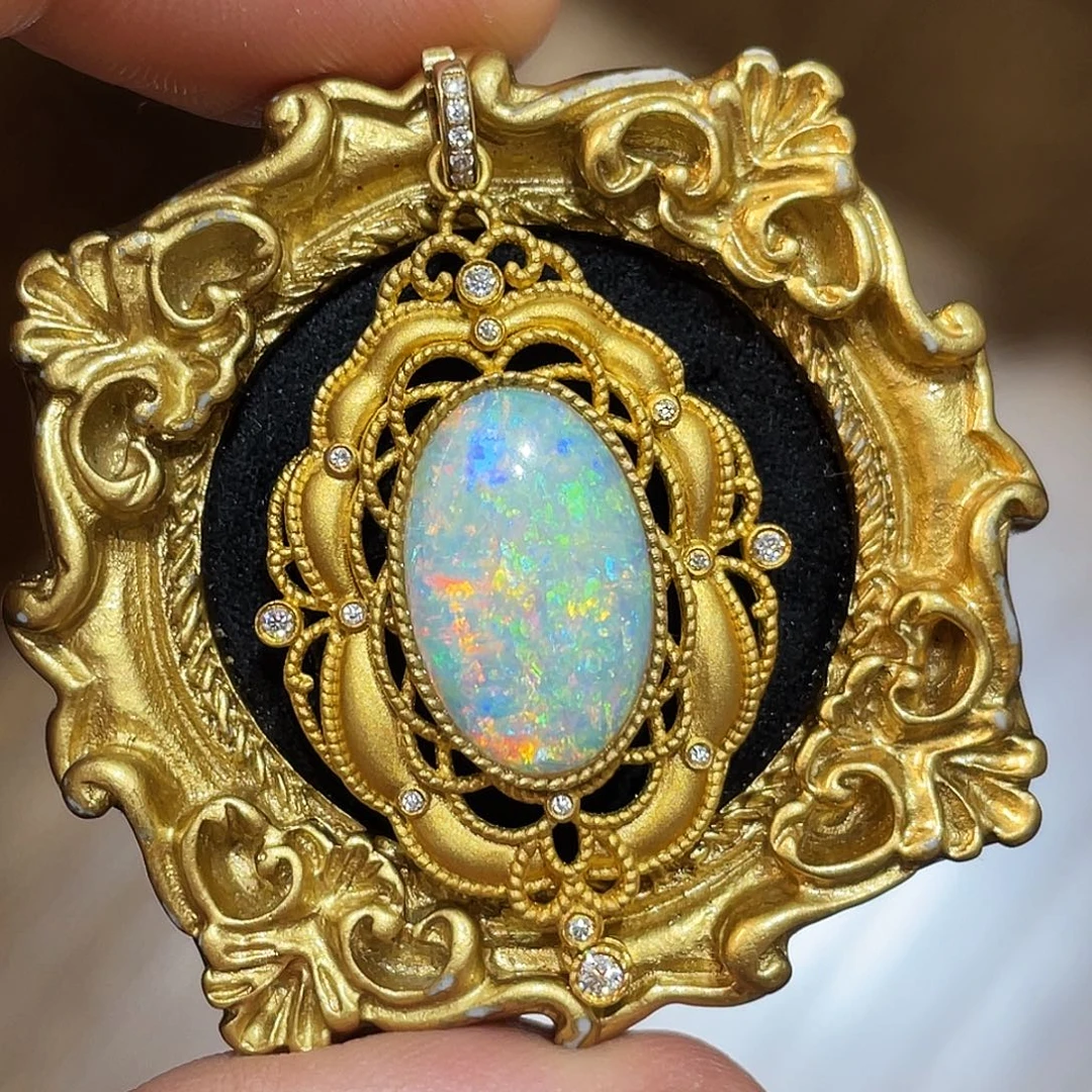 欧泊9K金镶嵌颈饰澳大利亚欧泊吊坠