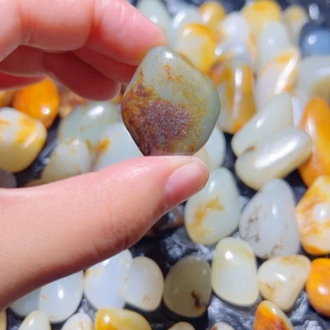 和田玉（子料）未镶嵌颈饰14.3克