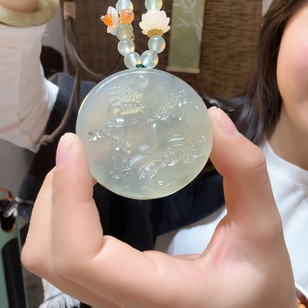 蛇纹石玉未镶嵌颈饰