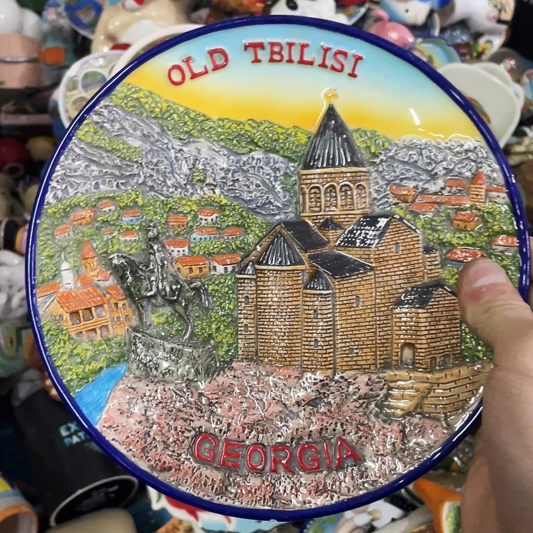 摆件   磕碰。 封釉。       