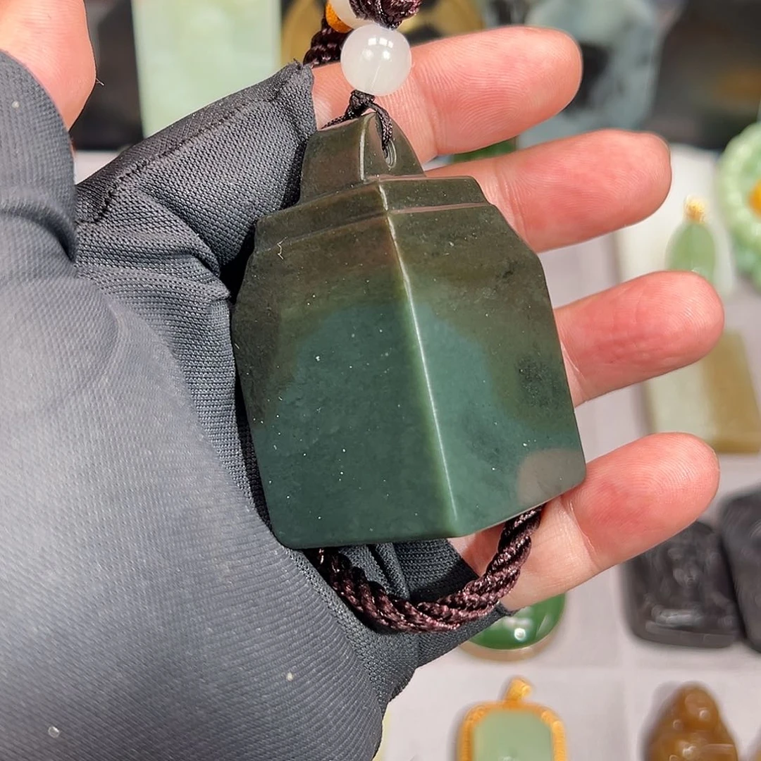 和田玉未镶嵌把件新疆且末蓝飘糖巨油四方印把件