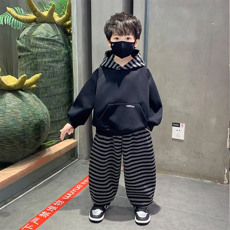 男童连帽卫衣秋季套装2025新款儿童春秋时尚上衣休闲条纹裤两件套