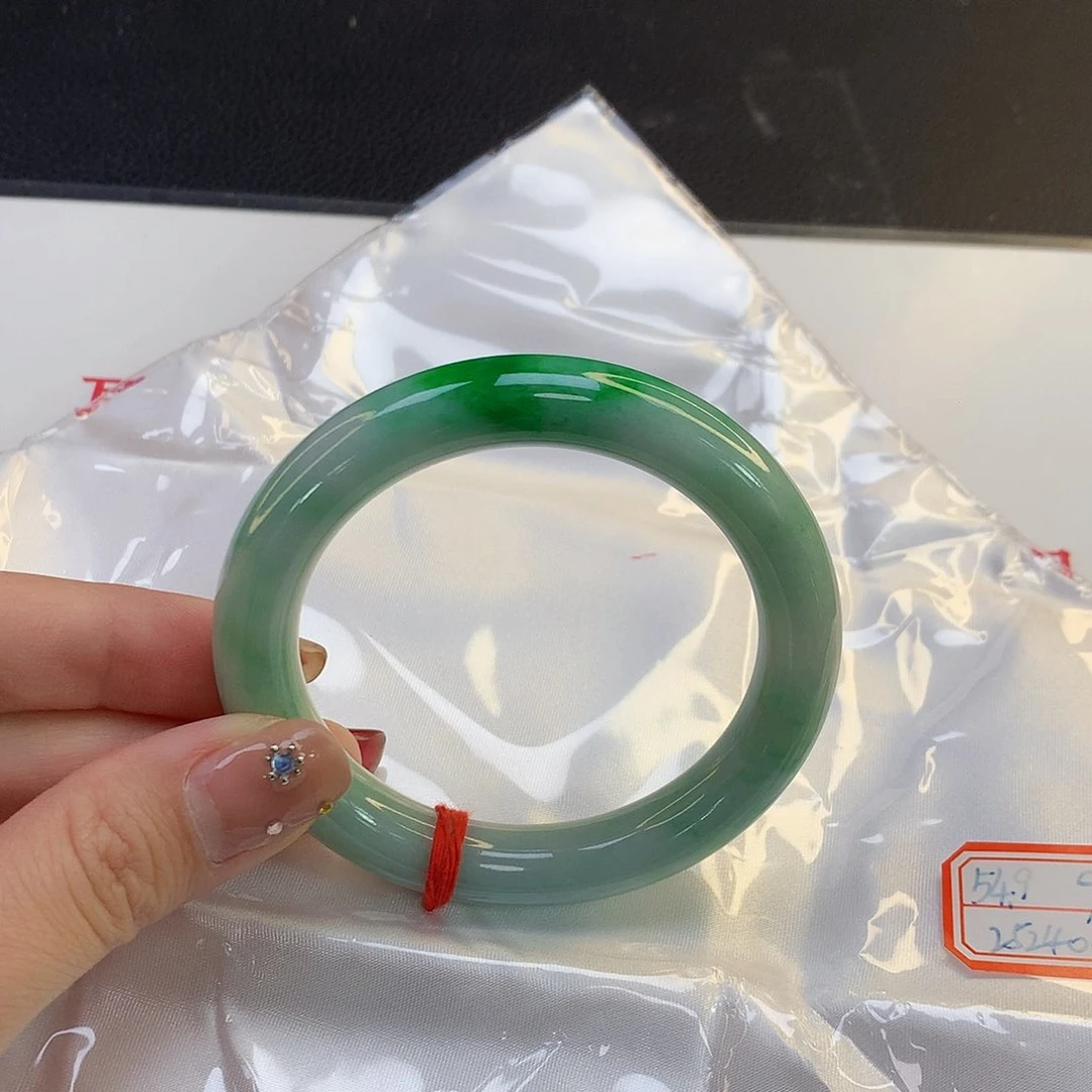 翡翠手镯未镶嵌天然翡翠A货404