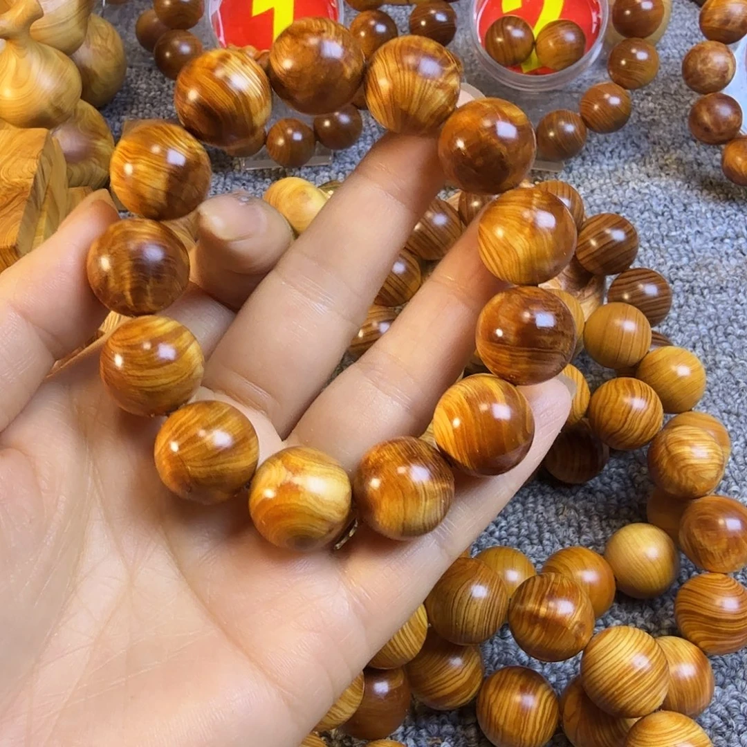 崖柏太行崖柏1.8红油闪电玉化瑕疵
