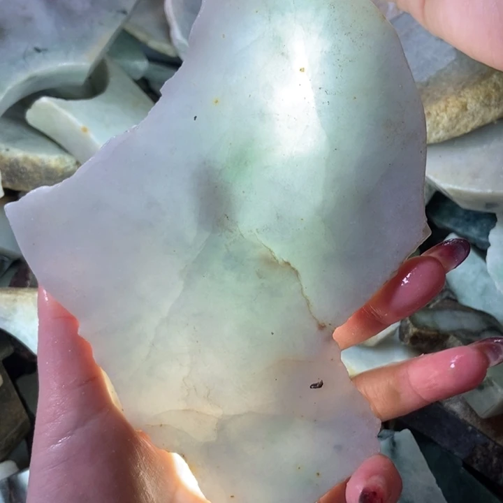 翡翠颈饰未镶嵌天然翡翠