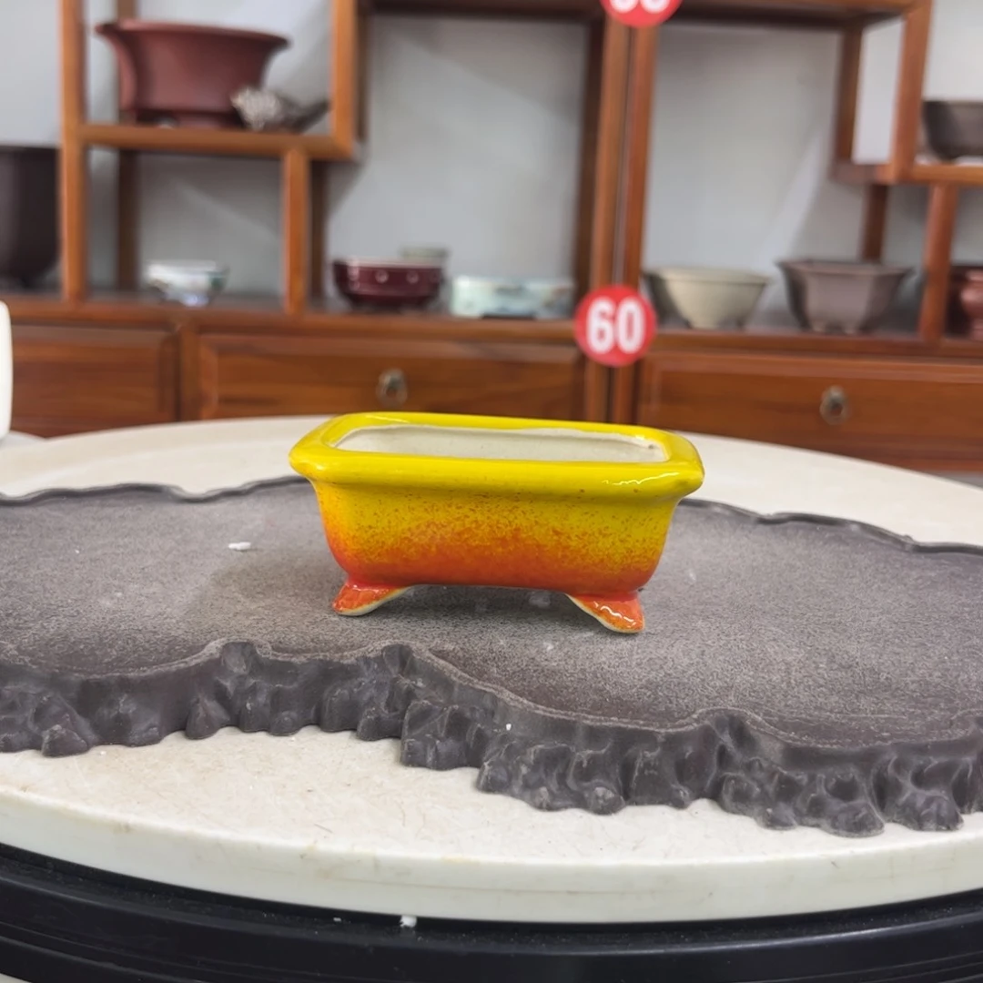 紫砂花盆瑕疵3.5-9.5-7.5。。。