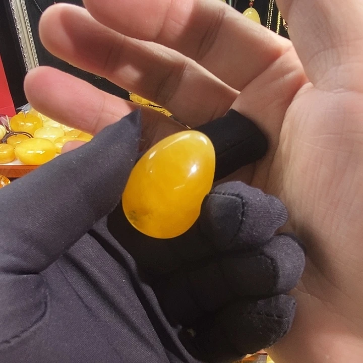 未镶嵌颈饰蜜蜡裸坠