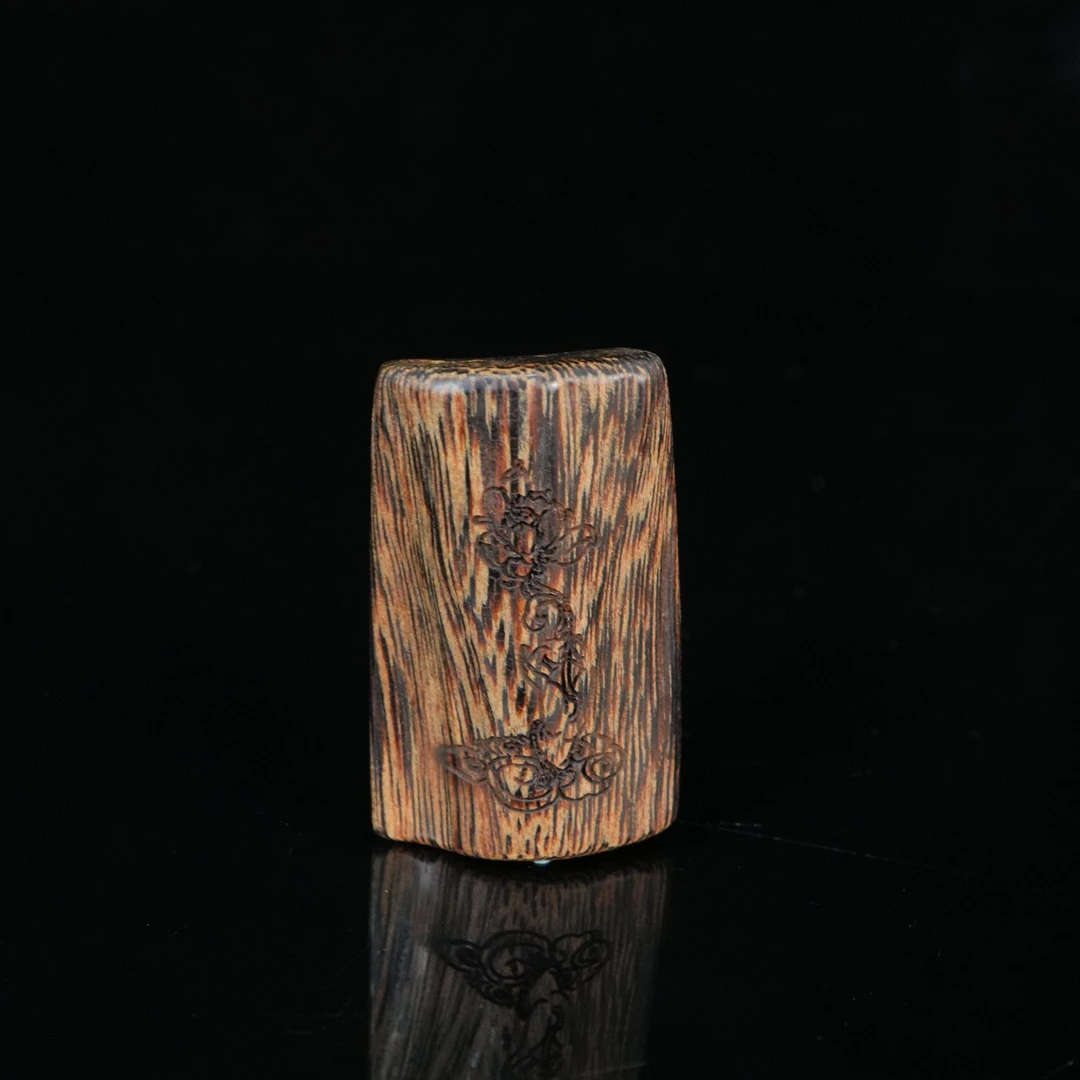 A6060 越南顺化沉香瘤疤糖结沉水莲花吊坠 4x2.5x0.69cm 4.6g