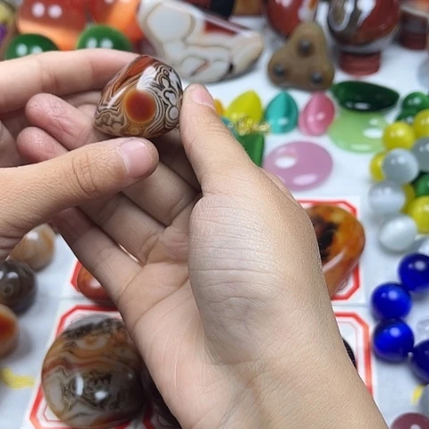 玛瑙/玉髓颈饰未镶嵌