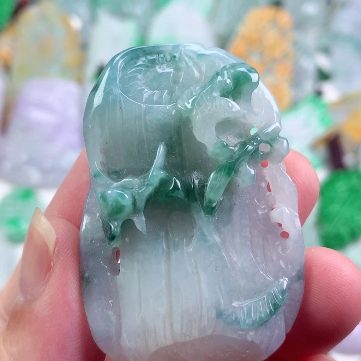 吊坠(不含链)未镶嵌翡翠