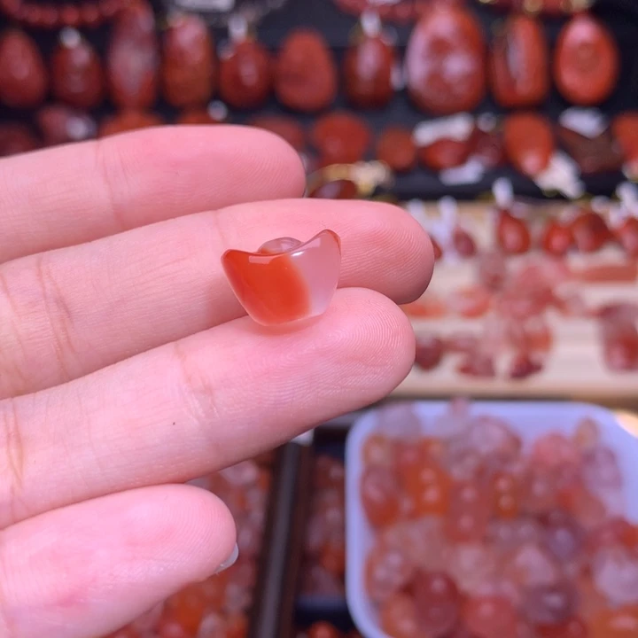 南红玛瑙未镶嵌珠宝半成品元宝