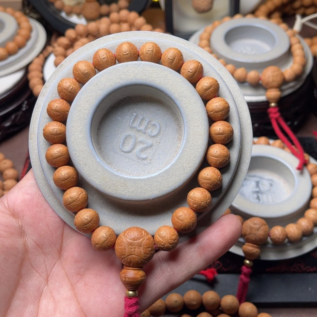 桀***、手串凤眼菩提11天花板毕业