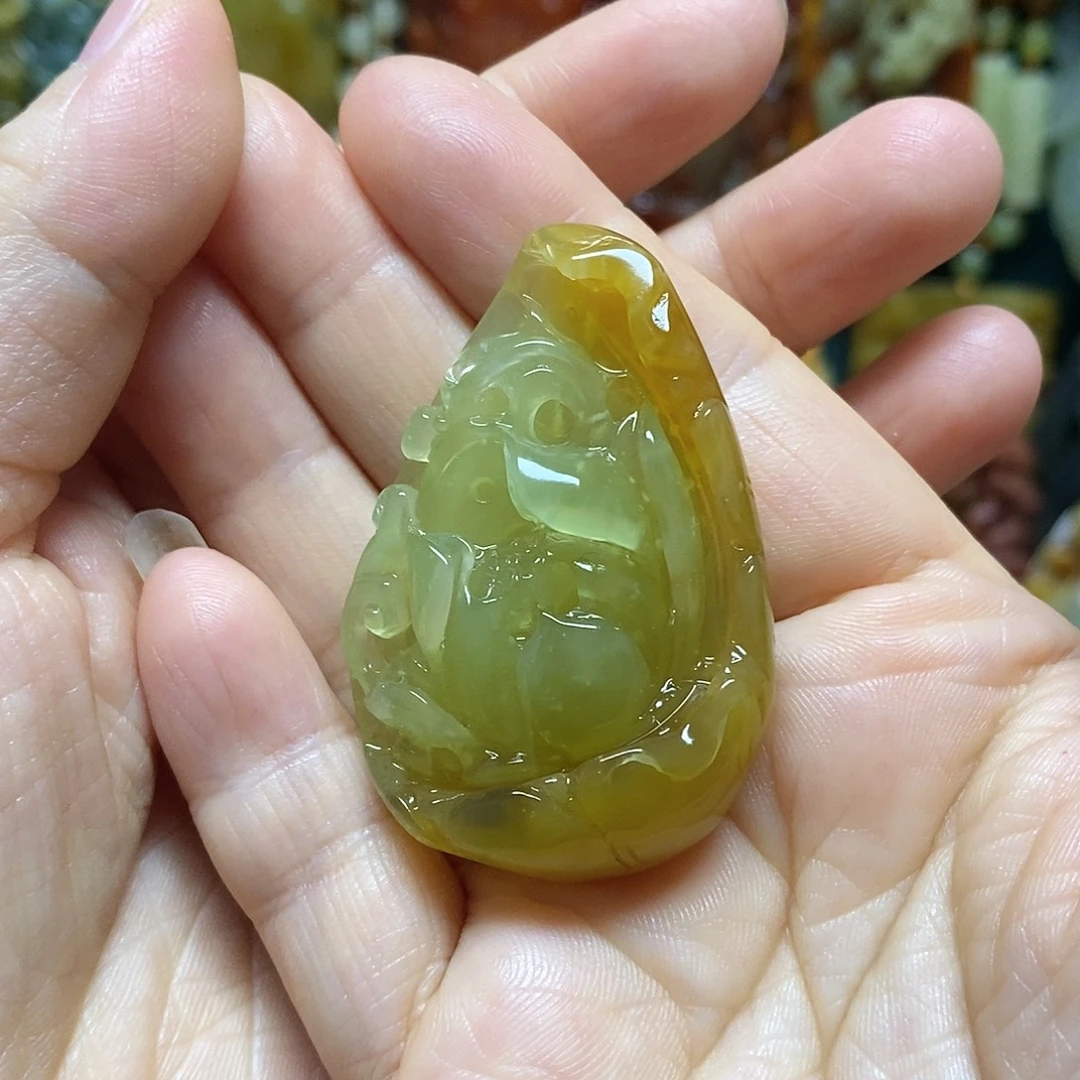 岫玉未镶嵌吊坠(赠链)