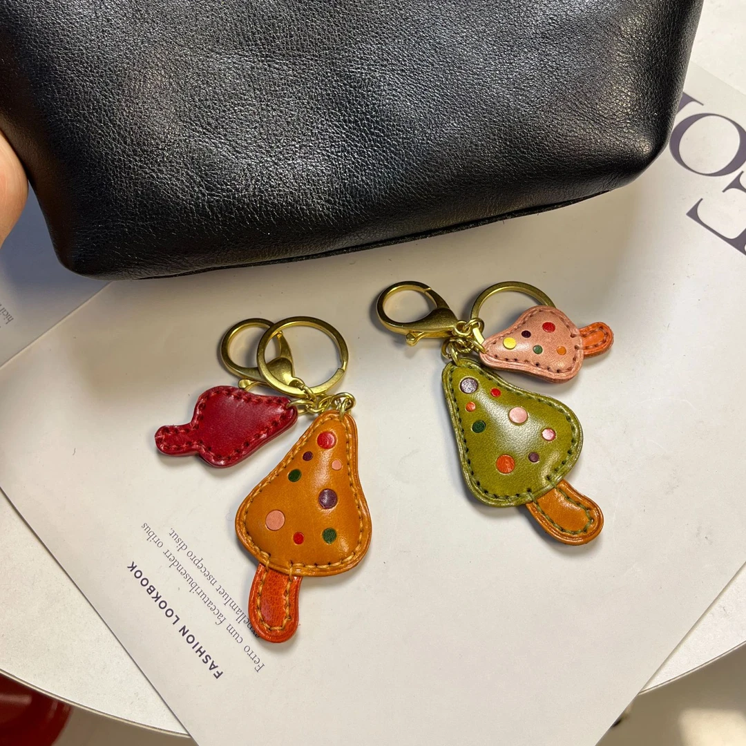 小小蘑菇真皮钥匙挂包饰挂件头层牛皮手工饰品挂件