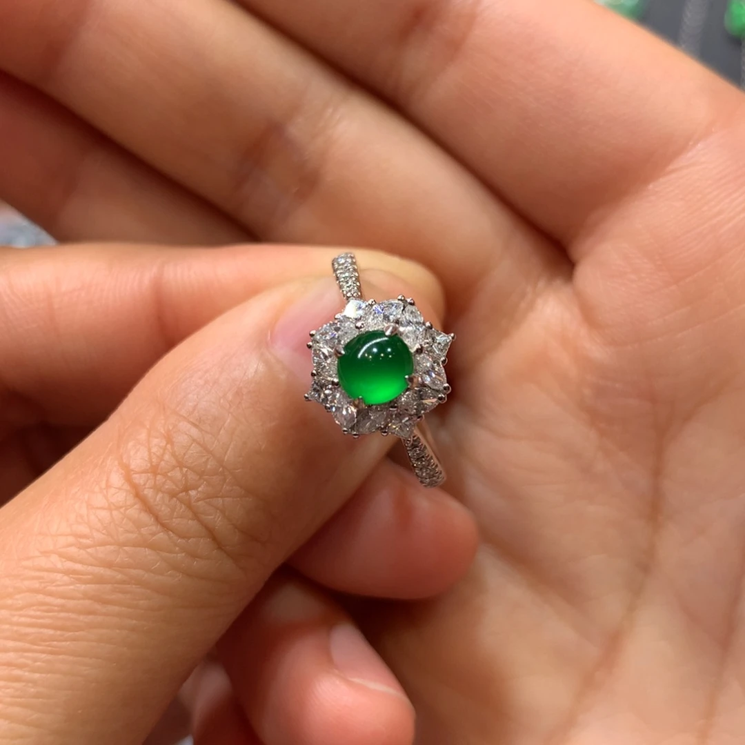 翡翠戒指18K金镶嵌戒指