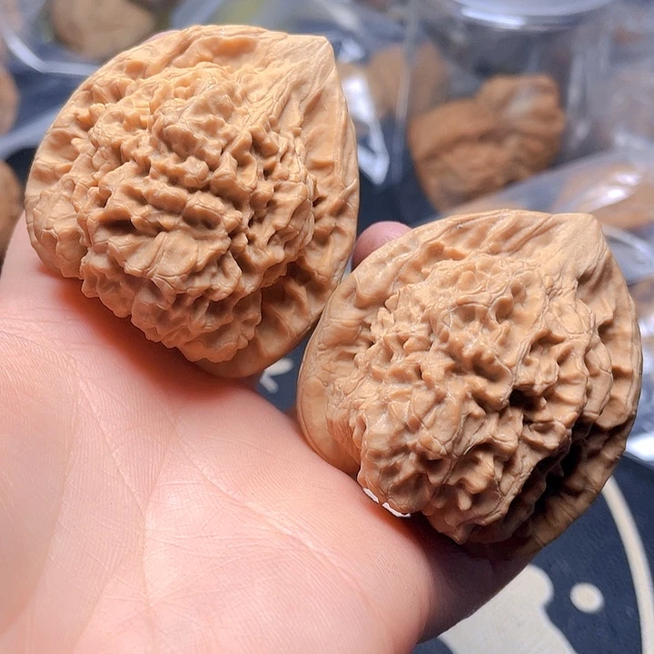 文玩核桃吊坠官帽一对