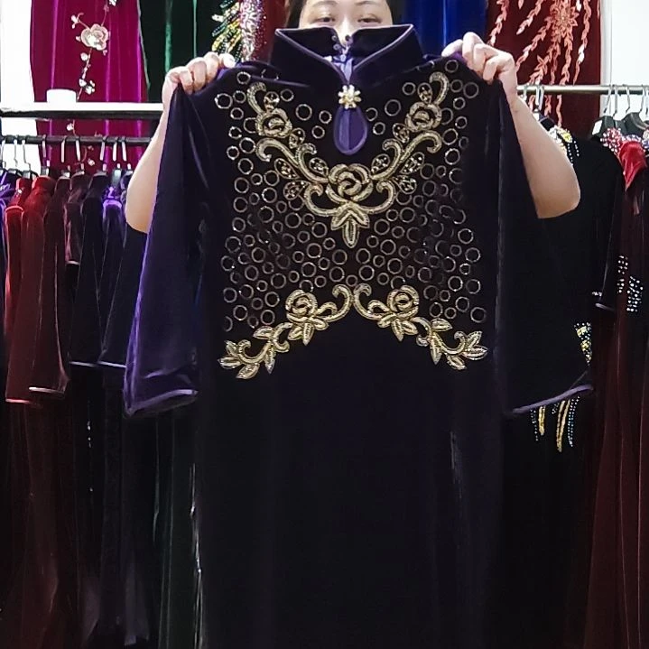 紫色金丝绒重工中款旗袍3XL130-140斤
