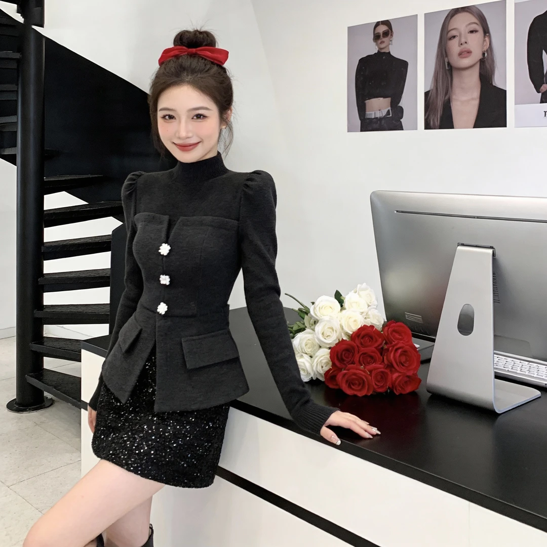 2025冬季新款绝美巨好看设计感高端气质收腰上衣搭配显瘦短裙套装