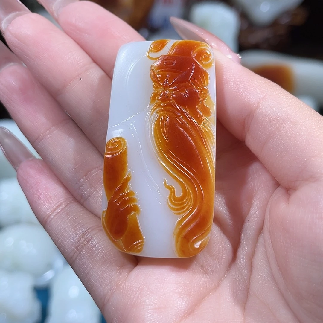 颈饰未镶嵌和田玉（糖玉）