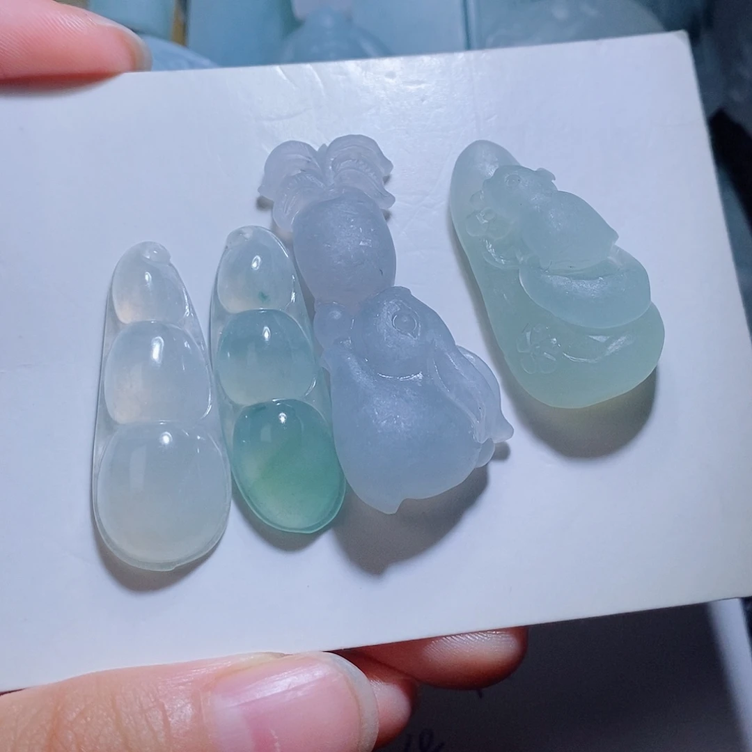 拉***姆未镶嵌定制翡翠付款后确认抛光