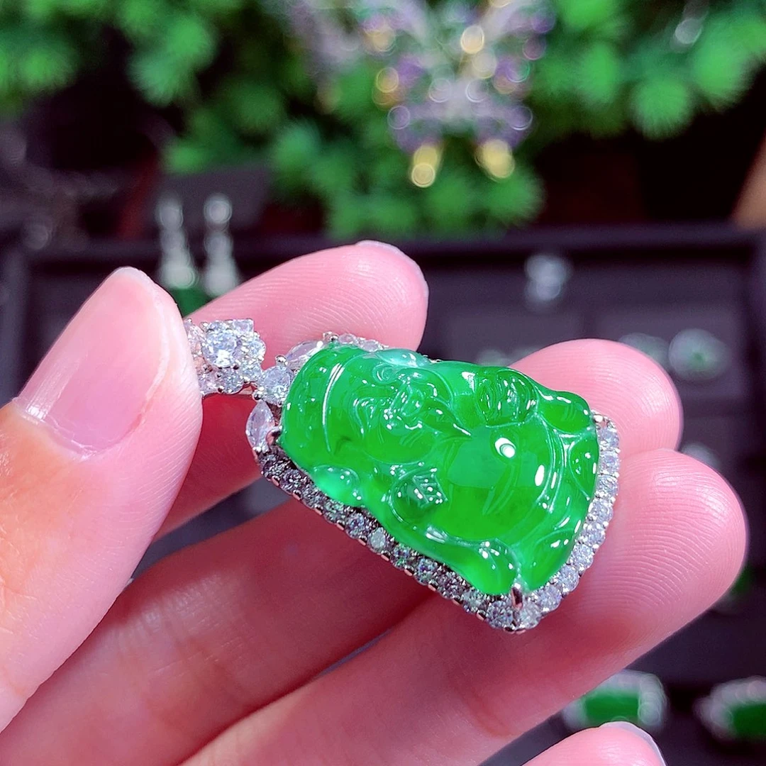 颈饰未镶嵌翡翠天然