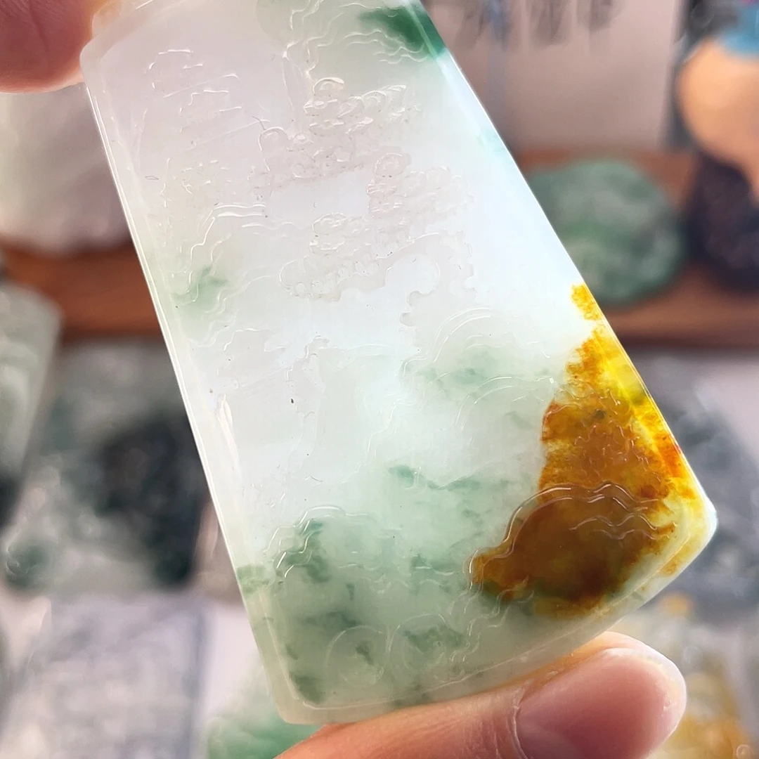 颈饰未镶嵌翡翠山水牌