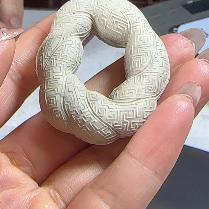 知***心甜甜圈的郁文白墨