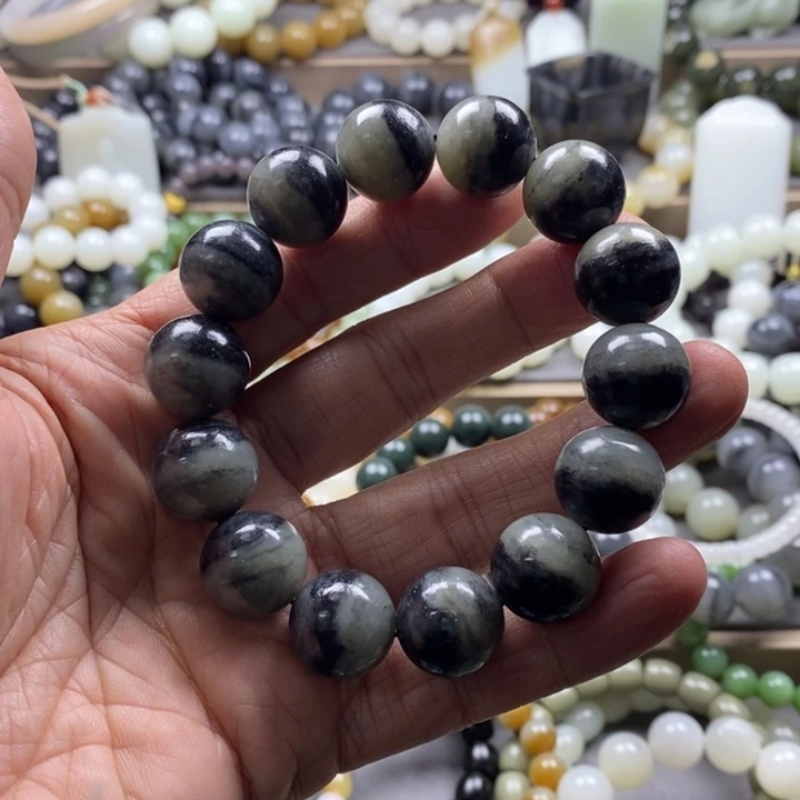 和田玉挂件未镶嵌光*强