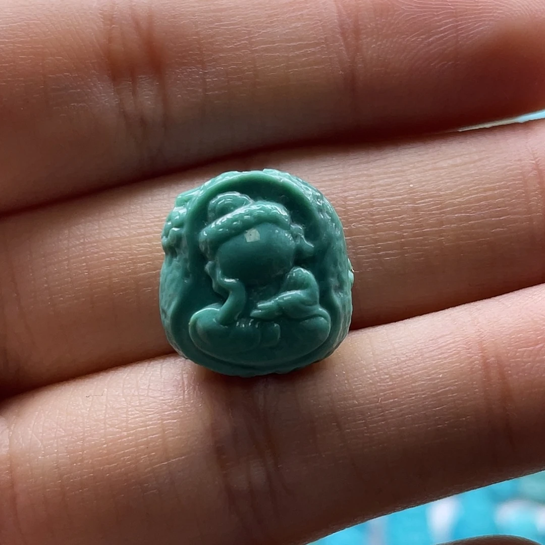绿松石未镶嵌颈饰