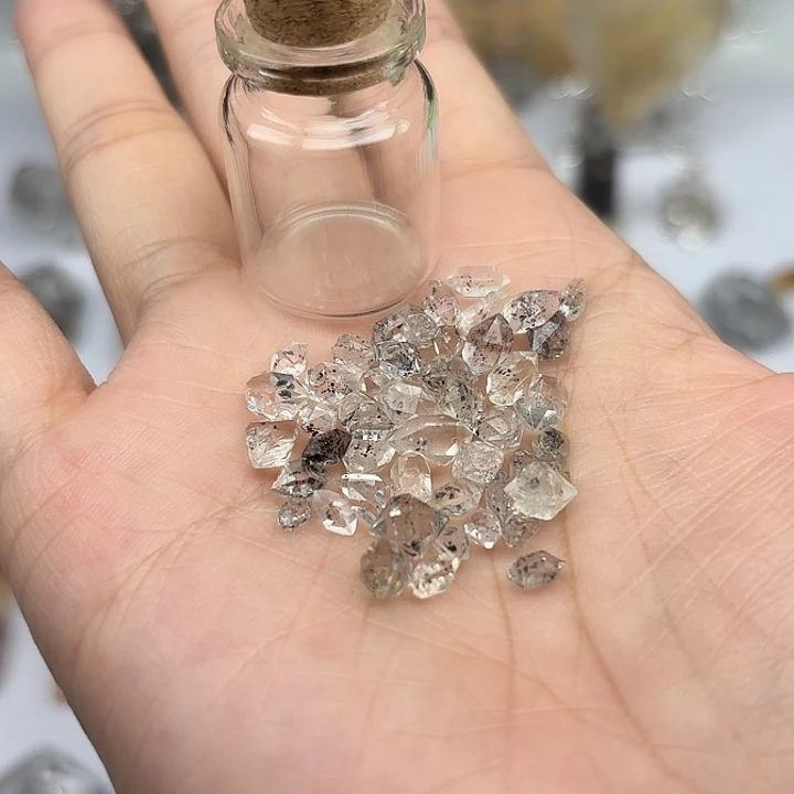 未镶嵌颈饰水晶散墨闪灵钻瓶瓶