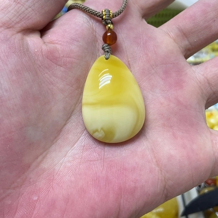 蜜蜡未镶嵌裸石吊坠