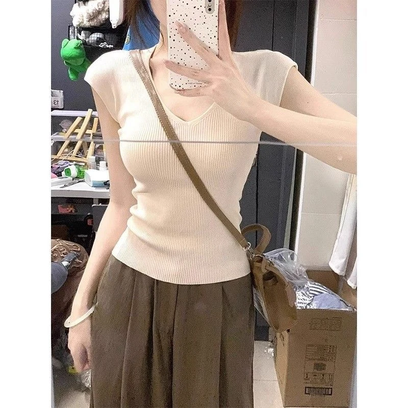 正肩针织短袖t恤女夏季2025新款设计感小众别致甜辣妹紧身v领上衣