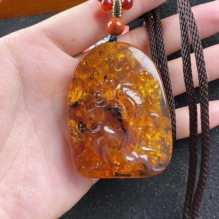 琥珀未镶嵌珠宝奇石