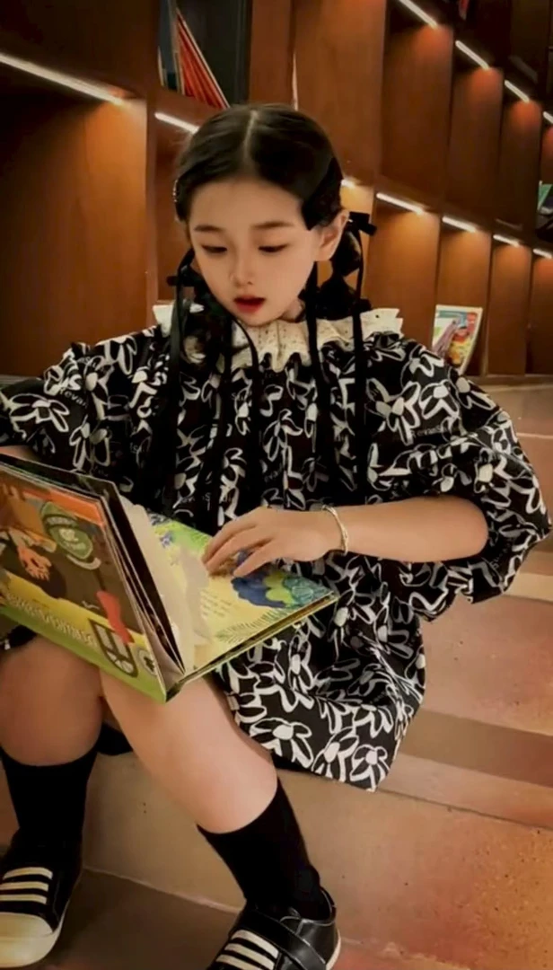 朵朵～秋季新款花花连衣裙上衣